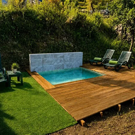 Safari Glamping Portugal Parrot 럭셔리텐트 Ventosa (Braga)