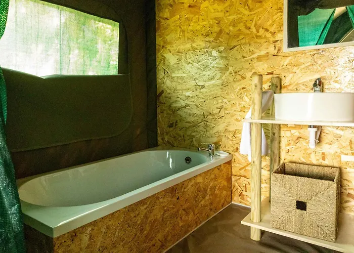 Safari Glamping Portugal Parrot * Ventosa (Braga)